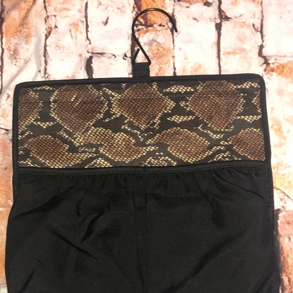 Snake Skin Waterproof 5 pc Traveling Organizers - Picture 7 of 9